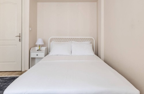Moda Apartment | Convenient Flat with Balcony 7 min to Bull Statue