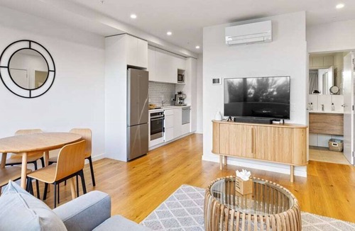 Mission Bay Apartment | Convenient Modern 2-Bedroom Unit with Free Parking
