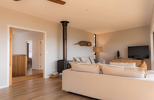 Bicheno Apartment | Cooinda - Home on the Bay