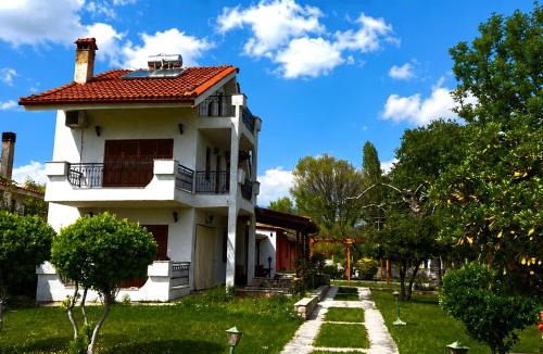 Stylida House | Coral Bungalow