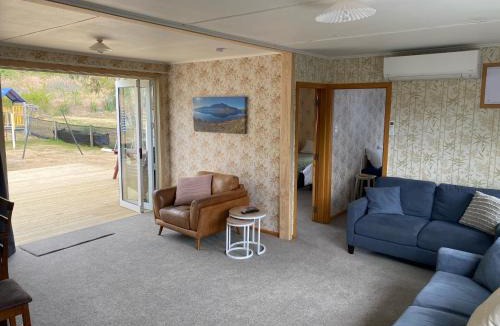 Omarama House | Cosy 1960's Kiwi Holiday House