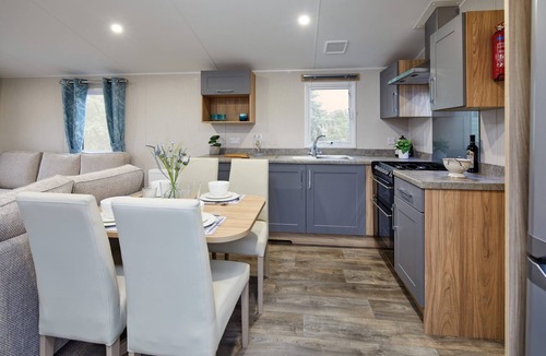 Dunbar House | Cosy 2 bedroom caravan with Patio doors onto decking, situated near Dunbar.