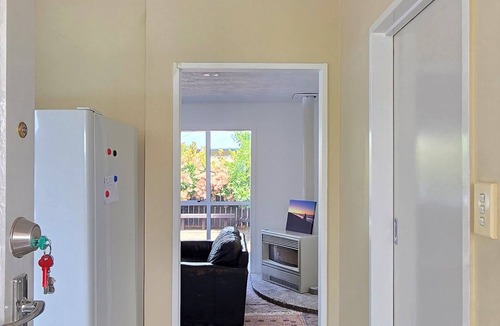 Kawaha Point House | Cosy 3-Bedroom, Pet-Friendly Home near Skyline, Canopy Tours or Zorb