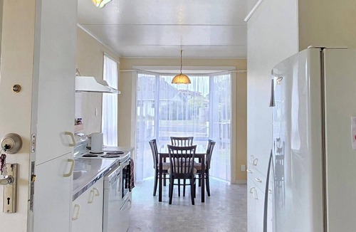 Kawaha Point House | Cosy 3-Bedroom, Pet-Friendly Home near Skyline, Canopy Tours or Zorb