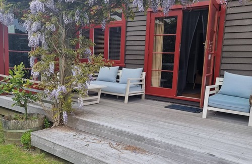 Haast House | Cosy Bach, minutes to Neil's Beach, Jacksons Bay, with lots of adventures.