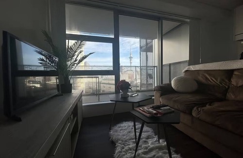 Grafton Apartment | Cosy bnb with skycity view
