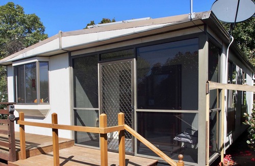 Beauty Point Cottage | Cosy, comfortable retro cottage