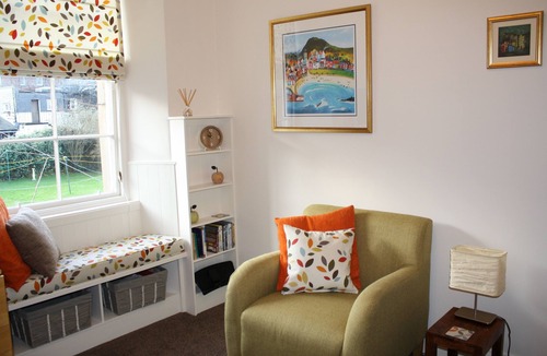 North Berwick Apartment | Cosy first-floor mews apartment, close to the beach and tucked away in a quiet courtyard. Sleeps 2