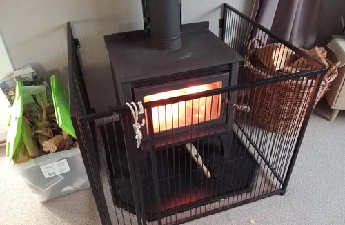 Otaki Beach House | Cosy Kiwi bach Kid and Pet friendly Beach house