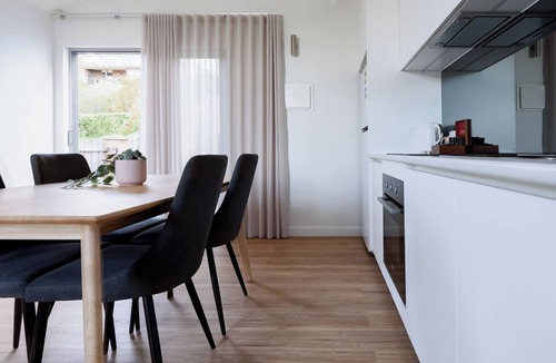 Riverside Apartment | Cosy Riverside Escape with River Views