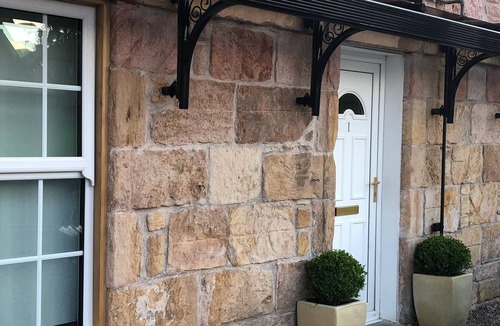 Tillicoultry Apartment | Cosy & Rustic Apartment in Clackmannanshire