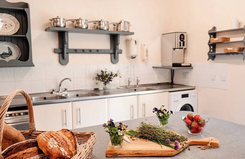 Kingussie Cabin | Cosy, rustic retreat in the Cairngorms National Park, surrounded by wild nature.