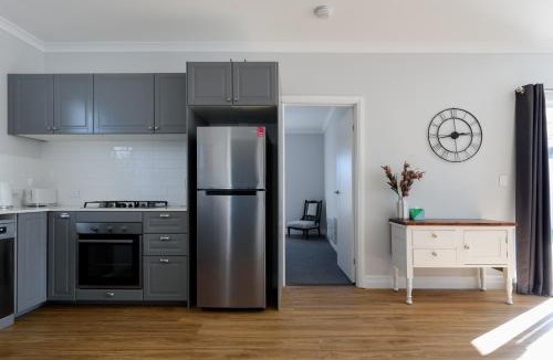 Beauty Point House | Cosy Self-Contained Unit with QBed, Parking & Wifi