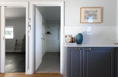 Beauty Point House | Cosy Self-Contained Unit with QBed, Parking & Wifi