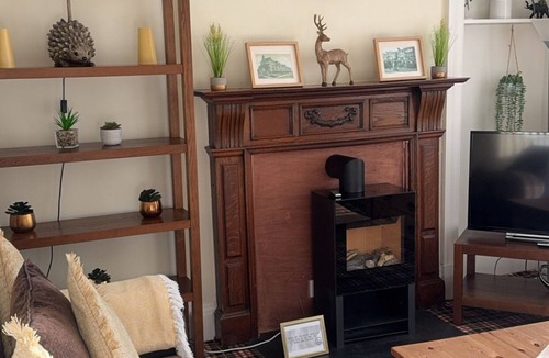 Powfoot House | Cosy & spacious terraced house. Family & dog friendly
