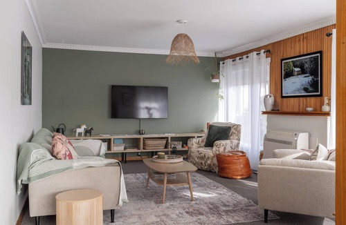 Ulverstone Apartment | Cosy Ulverstone Getaway with Parking