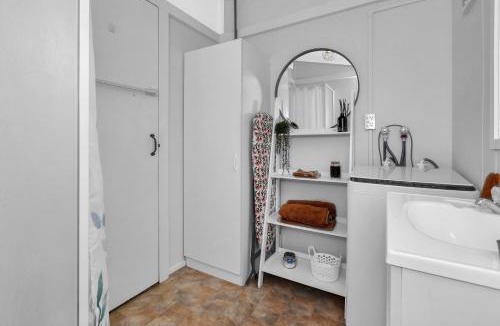 Kensington Apartment | Cottage on Churchill