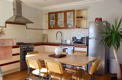 George Town Cottage | Cottage on York Cove. Every living area with water views. Cosy. Walk to shops.