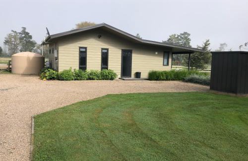 Pukemoremore House | Country Cottage Centrally Located