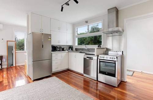 Mangere House | Countryside 4BR Family Home near Airport