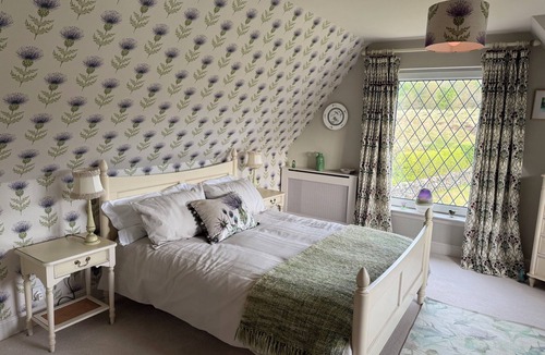 Glasgow House | Countryside Farmhouse - Glasgow - Sleeps 6
