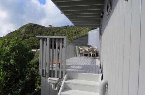 Coromandel Apartment | Couples Getaway with Stunning Views of Harbour and Mountain Ranges