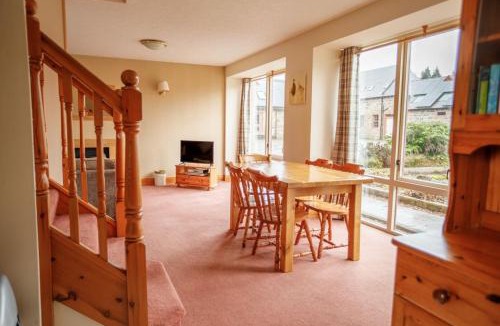 Tomich House | Courtyard Cottage - sleeps 4 with en-suite