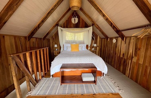 Monteverde Ski Chalet | Cozy 2-bedroom chalet in welcoming Monteverde with WiFi