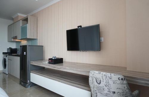 Cikini Apartment | Cozy and Tranquil Studio Menteng Park Apartment By Travelio