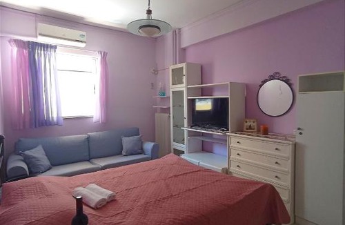 Piraeus Apartment | Cozy apartment close to the port.