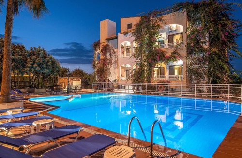Hersonissos Centre Apartment | Cozy Apartment with garden or pool view