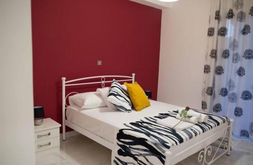 Pasalimani Apartment | Cozy apartment with sea view next to Marina Zeas