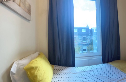Leith House | Cozy bedroom in Edinburgh city