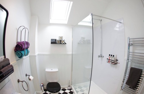 Clachtoll House | Cozy converted barn with mountain and sea views on the NC500. Pet-friendly!