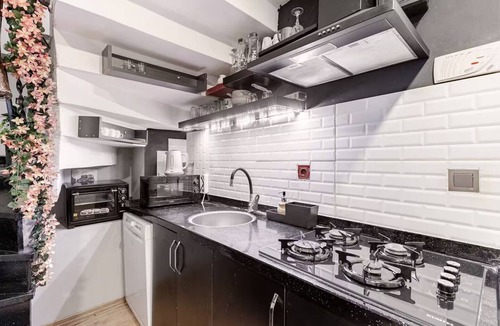 Bomonti Apartment | Cozy Duplex Apartment w/Elevator&Patio Near Metro