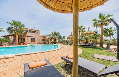 Buger House | Cozy home in Buger with private swimming pool, can be inside or outside