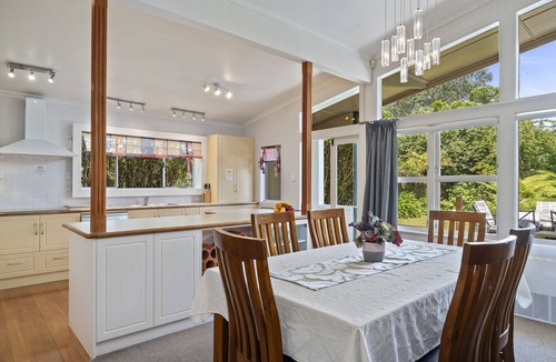 Springfield House | Cozy home with a pool! 5 minutes to Rotorua Town Centre.