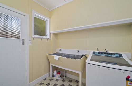 Springfield House | Cozy home with a pool! 5 minutes to Rotorua Town Centre.