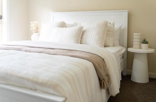 Youngtown Apartment | Cozy Modern Private Stay in Launceston
