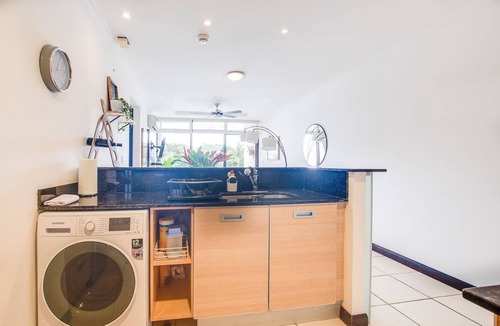 Santa Ana Apartment | Cozy Oasis:resort like swimming pool, Gym, Air condition, balcony with nice view