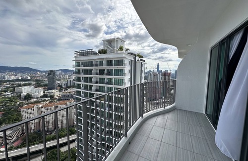 Taman Keramat Apartment | Cozy room stay interconnecting with shopping centre and LRT station.
