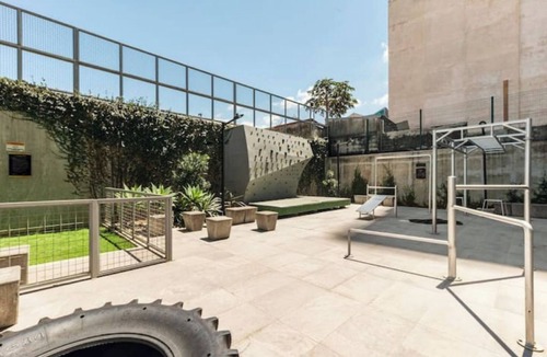 San Pedro Apartment | Cozy Space w/Rooftop Pool + Gym