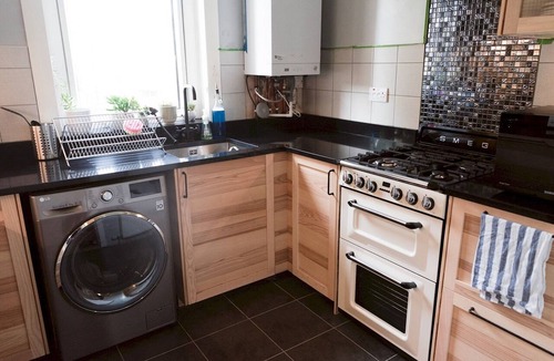 Paisley Apartment | Cozy two bed flat near Glasgow Airport & Paisley - Pass the Keys