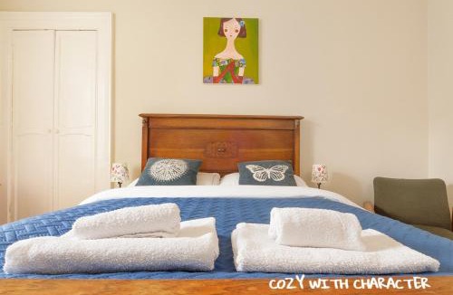 Leith Apartment | Cozy with Character Vibrant Cottage Style Flat at Leith Links Park