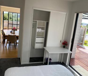 Auckland House | CozyNest0