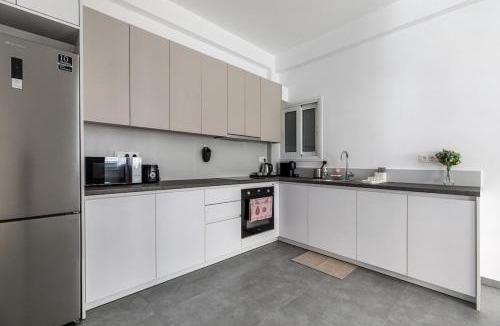 Pangrati Apartment | Cozyopolis - Timeless 3-BR Escape in Athens