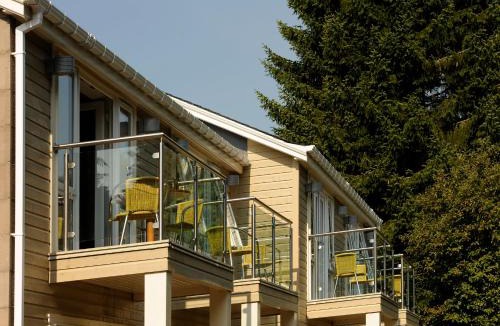 Pitlochry House | Craigmhor Lodge & Courtyard