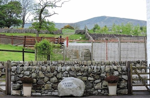 Sandyhills Cottage | Criffel Glen - a house that sleeps 6 guests in 3 bedrooms
