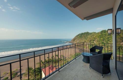 Barrio Los Faroles Resort | Crocs Resort & Casino