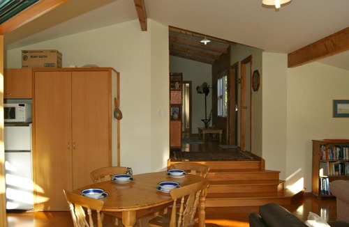 Tata Beach House | Crows Nest - Tata Beach Holiday Home